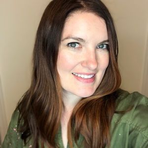 Meet your Posher, Whitney - Mom of 2 daughters - help our debt free journey